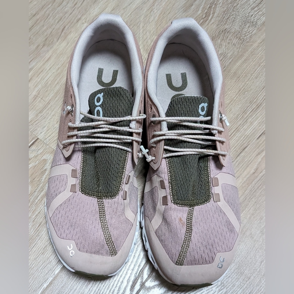On Cloud pale pink + olive green running sneakers size 9.5 On Running